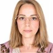 7 Jahre Erfahrung in einer deutschen Grundschule, ein abgeschlossenes Germanistikstudium