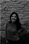 Estudiante de magisterio da clases de inglés a niños de todas las edades