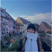 Soy una estudiante de carrera muy responsable y comprometida. Me encanta explicar de forma senzilla. Soy muy empàtica 