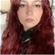 Ptis en un colegio de Utrera como maestra de prácticas. Me definiría como una persona trabajadora y responsable. 