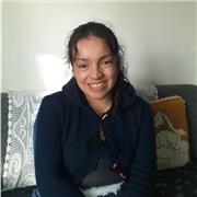 Profesora de inglés imparte clases a niños jóvenes y adultos . Aprenderemos o reforzaremos el aprendizaje del inglés de una manera sencilla y práctica