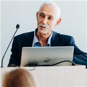 Professeur à l'Alliance Française de Taipei (Taiwan) pendant 4 ans, responsable pédagogique pour la méthode passport.