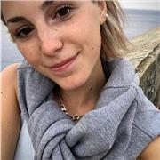 Studentessa, con certificato B2, disponibile per ripetizioni