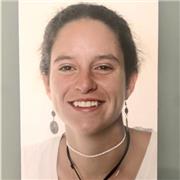 Profesora española joven, con ganas de enseñar a sus alumnos y con experiencia previa. Doy clase de matemáticas, lengua, sociales, naturales e inglés. 
Desde primaria hasta la ESO