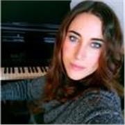 Insegnante qualificata e pianista professionista impartisce lezioni private di pianoforte per tutte le età