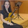 Graduada con honores por el royal college of music de londres ofrece clases particulares de violín