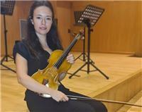 Graduada con honores por el Royal College of Music de Londres ofrece clases particulares de violín