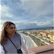 Ragazza 19enne si propone per aiuto compiti e impartisce lezioni private di matematica, inglese e scienze