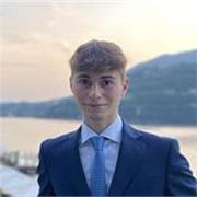 Insegnante madrelingua inglese online pronto a trasformare le tue abilità linguistiche!