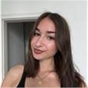 Doy clases de inglés particulares. Soy estudiante de lenguas modernas en la Universidad de Barcelona y estudio el C1 en inglés