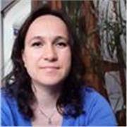 Profesora de ingles con abilidades para trabajar con niños y jovenes .