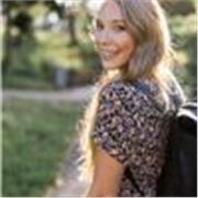 Lehrerin, die beim Texte verfassen, Rechtschreiben, Referate und Grammatik Verbesserungen helfen kann!