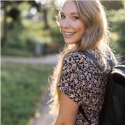 Lehrerin, die beim Texte verfassen, Rechtschreiben, Referate und Grammatik Verbesserungen helfen kann!