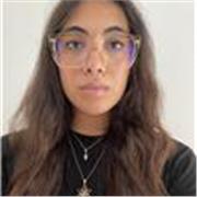 Studentessa universitaria offre lezioni e aiuto compiti per materie umanistiche, inglese e letteratura inglese