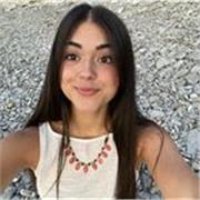 Profesora de apoyo para estudiar y hacer deberes