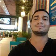 Soy una persona con alto sentido de responsabilidad, respetuoso y tolerante, entre otros valores, creo en Dios y daré clases virtuales a jóvenes que están recibiendo las clases desde casa