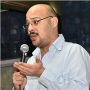 Journaliste indépendant enseigne l'amour et les secrets de la langue du Belpaese