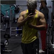 Profesor de entrenamiento deportivo, experto en métodos de musculación y entrenamiento personalizado, coaching, logrémoslo juntos