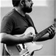 Ami la musica? Vorresti imparare a suonare la chitarra?