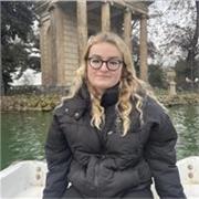 Third year psychology student, received A* at psychology A level. Would be more than happy to help! (Online too)