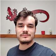 Prof d'histoire et de géographie, actuellement en licence, et cherche à transmettre ma passion et du savoir à des élèves.