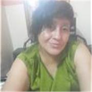 Profesora de inglés presta servicios de clases de apoyo para los 3 niveles