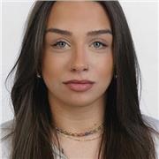 Soy una chica responsable, a la que le encanta proyectar.