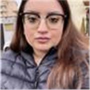 ragazza di 19 anni diplomata al liceo linguistico da ripetizioni