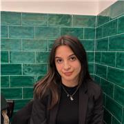 Laurenda in scienze statistiche. Disponibile per insegnare matematica a ragazzi