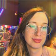 Doy clases particulares de arte; desde dibujo pasando hasta por pintura, escultura, fotografía y arte contemporáneo. Espero poder pasar un rato divertido, interesante y didáctico con cada alumne y ayudar en sus necesidades