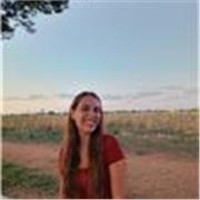 Soy una recién graduada en educación primaria con mención en lengua inglesa, lista para estar con niños y aprender!