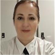 Cantante lírica y profesora de canto, con experiencia docente y una sólida trayectoria en teatro lírico (zarzuela y ópera).