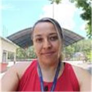 Sou formada em educação física licenciatura e bacharelado, dou aulas para crianças na escola, aula de dança e aulas esportivas