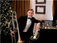 Piano lesson from beginner level to advanced. I teach young kids and adults, no age limit. At your place, mine or online