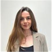 Profesora experta en economía master en finanzas y en educación