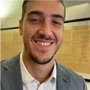 Laureato in Giurisprudenza insegno diritto sia civile che penale che costituzionale