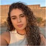 Estudiante de ingeniería con conocimientos para alumnos de primaria y ESO