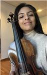 Profesora de Violín imparte clases a todo tipo de alumnos de diferentes edades