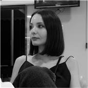 Laureata in architettura impartisce lezioni di Italiano, Storia dell'arte, Matematica e Inglese a ragazzi di scuole medie