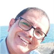 Educatore professionale con anni di esperienza, disponibile per sostegno allo studio, preferibilmente materie letterarie