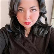 Profesora no graduada pero con alta experiencia y conocimientos de inglés, capaz de impartir clases de dicho idioma así como impartir técnicas de aprendizaje