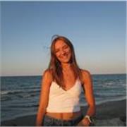 Studentessa di Business Economics, propone lezioni di inglese a ragazz* di elementari, medie e superiori.