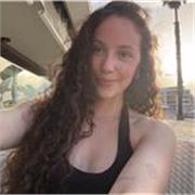 Educadora social con experiencia cuidando a niños y niñas. 