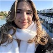 Hola! Soy Alejandra, enseño inglés de forma cercana y personalizada para que cada alumno gane seguridad y complete sus objetivos.