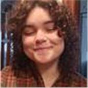 Profesora graduada en psicología, especializada en el ámbito social y sanitario.