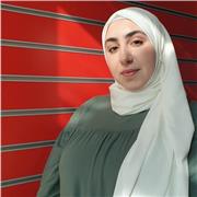 Ich bin ein leidenschaftlicher Arabischlehrer mit dem Ziel, meinen Schülern nicht nur die Sprache, sondern auch die Schönheit der
