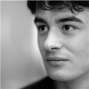 Laureato in matematica con esperienza nell'insegnamento offre lezioni private in presenza o online.