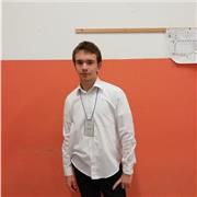 Ragazzo frequentante l'università offre ripetizioni per ragazzi di scuole medie e superiori