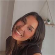 ¡Hola! Soy Irene, tengo 28 años y soy maestra de educación primaria en activo desde hace 4 años. Tengo la especialidad en inglés.