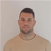 Soy un profesor dedicado y flexible. Enseño italiano a todos los niveles, adaptando las clases a cada necesidad.